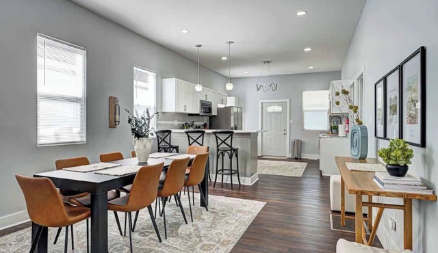 Spacious 5-Bedroom Bungalow in Indianapolis