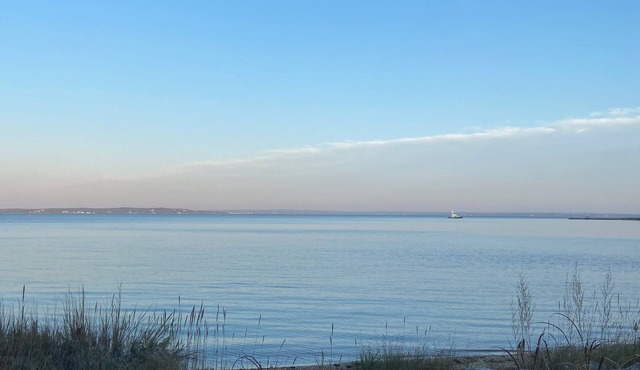 Spacious 5-bedroom family vacation house in welcoming Mattapoisett.