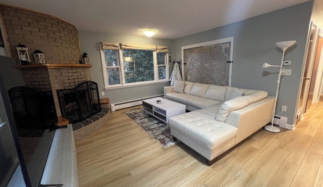 Spacious 6-bedroom house with AC, WiFi in enjoyable Littleton