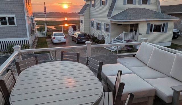 Spacious 6 BR, 4.5BA with water views across street from beautiful Wells Beach