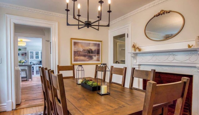 Spacious 6BR close to Portsmouth, beaches and UNH