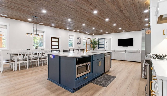 Spacious and elegant barndominium in Howard City.
