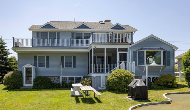 Spacious Beach Villa - Ocean Views - 3 Minute Walk to Shore - Available All Year