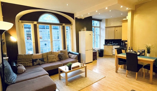 Spacious Central Apartment Next to Royal Mile