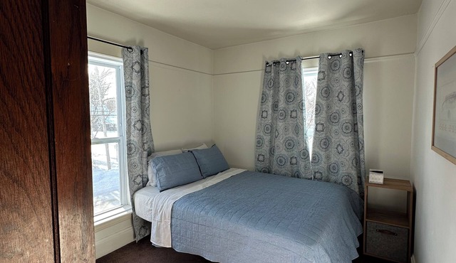 Spacious, Clean, 3-bedroom apartment in downtown Sault Ste. Marie