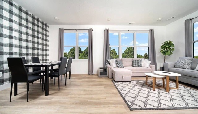 Spacious Condo I Front St + 2 King BR I Near DT
