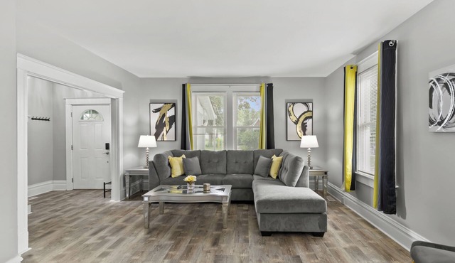 Spacious Cottage near Airport, Hospitals, & HWYs