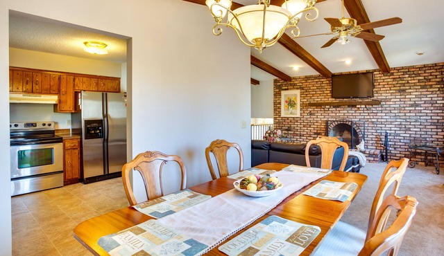 Spacious Family Home: 11 Mi to Dtwn Minneapolis!