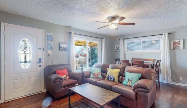 Spacious Family Home, King Beds Large Yard and Fun