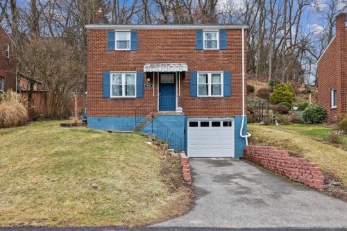 Spacious Family Home with Parking and Backyard