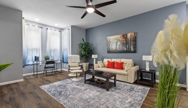 Spacious fully remodeled king size bed apartment Sleeps four