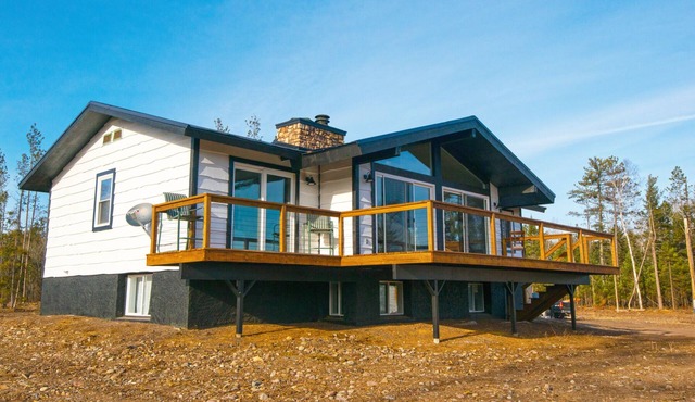 Spacious Home near Ivy Black Wedding venue