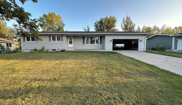 Spacious house in Manvel ND just 10 minutes north from Grand Forks!