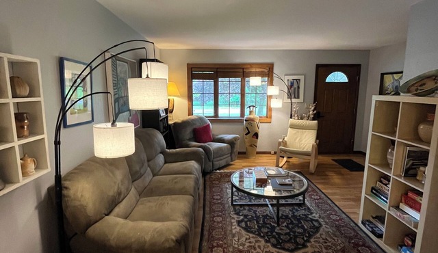 Spacious In-Town Family Home, Walk to Beach & Downtown, Quiet Retreat
