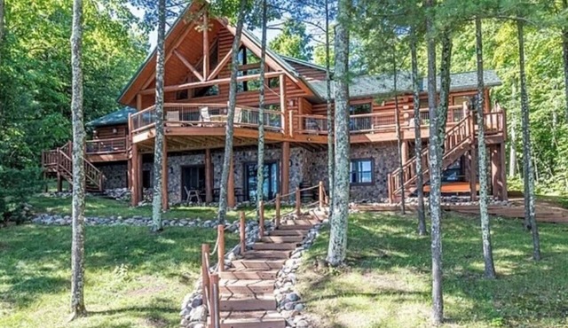 Spacious Lakefront Escape on Beautiful White Sand Lake. Minutes from Minocqua