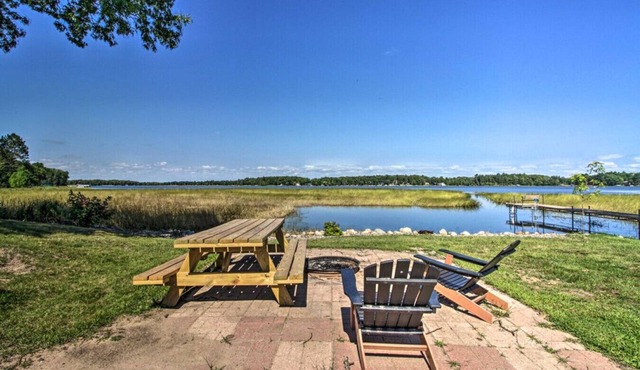 Spacious Lakefront Home | Dock, Kayaks & Game Room