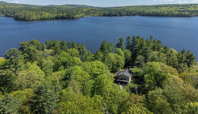 Spacious Lakehouse +Private Dock+Firepit+Kayaks