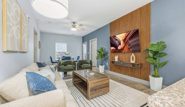 Spacious Modern 2BR | Free Parking | Near City Center