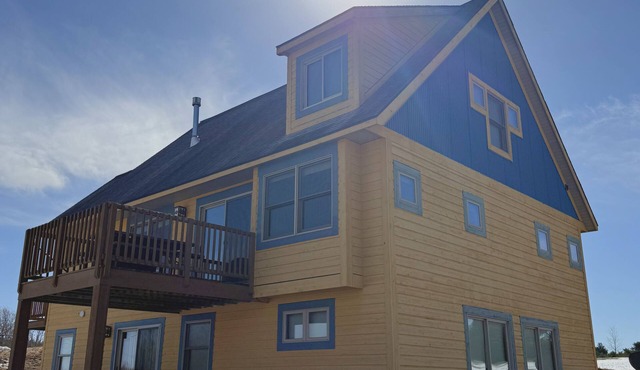 Spacious Northern Michigan Lodge with Views and Prime Location