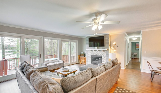 Spacious, Peaceful Lake House, 10 Mi to Horse Show