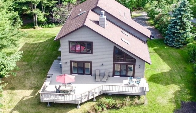 Spacious Rainy Lake accommodation. Beautiful views of Voyageurs National Park.
