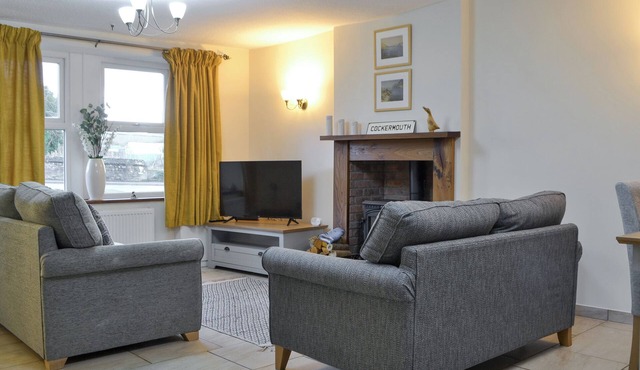 Spacious terraced cottage within walking distance of the town centre.