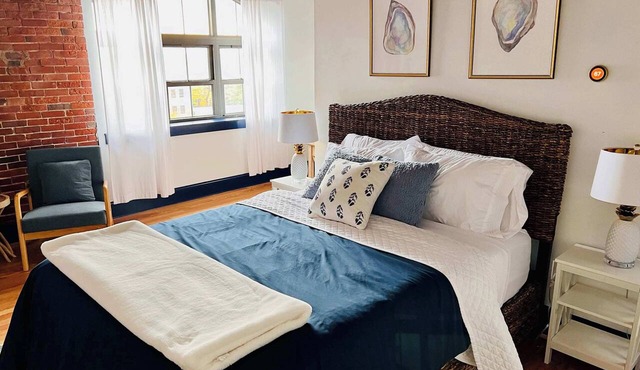 Spacious West End Penthouse | Great for Groups