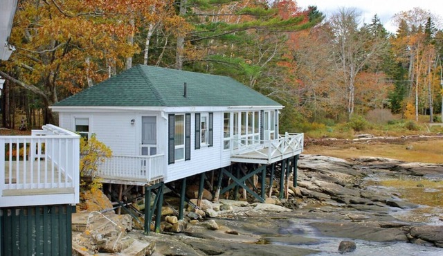 Spectacular Sunrises & Sunsets from this Maine Cottage