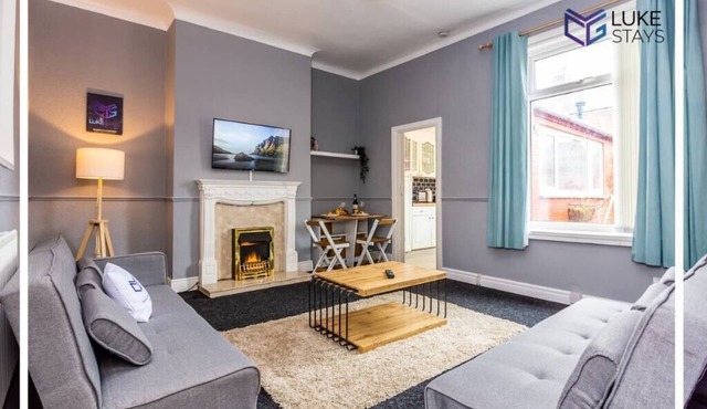 ◑Splendid 3 Bed House ◑ Yard ◑ Nr Barnes Park ◑