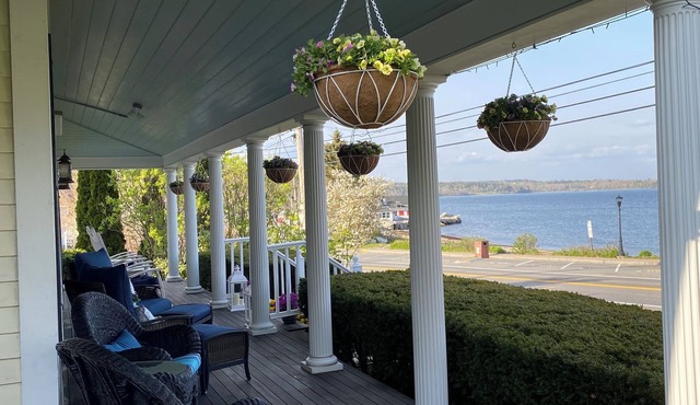 Spouter Inn Bed & Breakfast