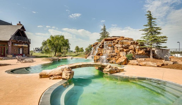 Sprawling Edmond Estate w/Pool House & Game Loft