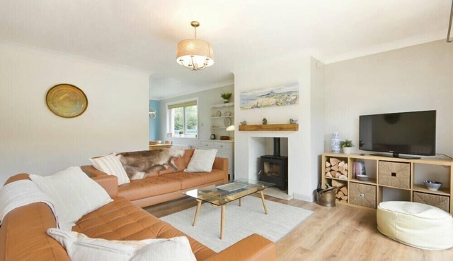 SPUGGIES REST, pet friendly, with open fire in Embleton
