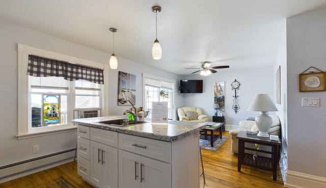 SSVR3-Cute 2nd Floor Apartment in Munising with a Balcony and Grill
