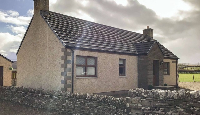 Stackyard Cottage is located in Reay, Caithness.