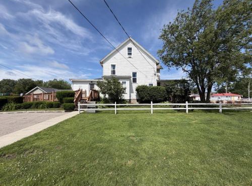 Stately Strip Home Pets OK Walk to Winery
