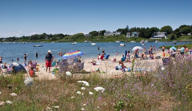Stay At The Barn In Chatham! Walk To Town & The Beach!