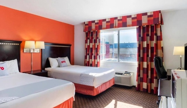 Stay In Relaxing Room With Free Parking Near Boot Hill Museum