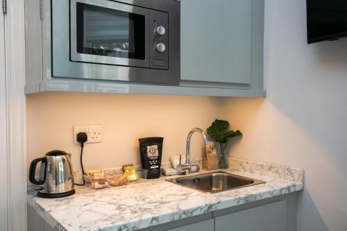 Staycoastal Linden Hotel Family Deluxe Suite