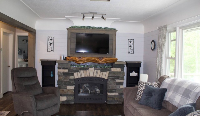 Stonehaven Cottages - "The Birchview Suite Duplex - Upper Level"
