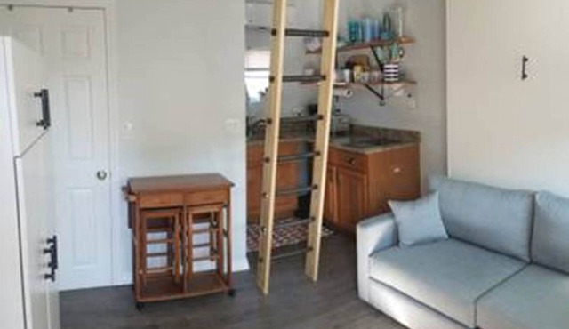 Studio Condo (Newly Renovated) - 150' to Beach 20 min to Portland