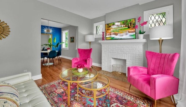 Stunning Apartment near Palmer Park/Free Parking
