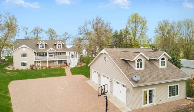 Stunning lake home, luxurious year around vacations for all ages.