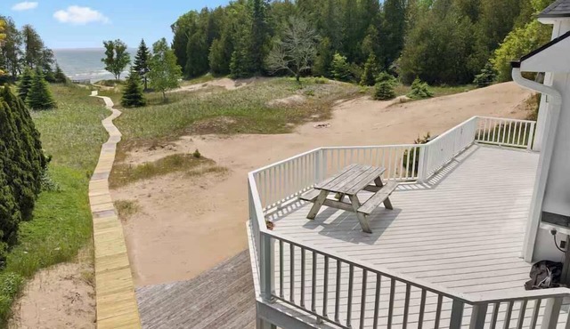 Stunning Lakefront 5BR 5000 sq ft Dune Alright