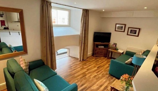 Stunning spacious Apartment on River Ness
