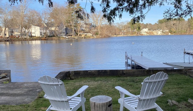 Stunning waterfront retreat on lake Attitash- Dog friendly