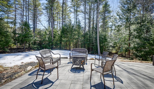 Stunning Wells Home w/Fire Pit & Porch!