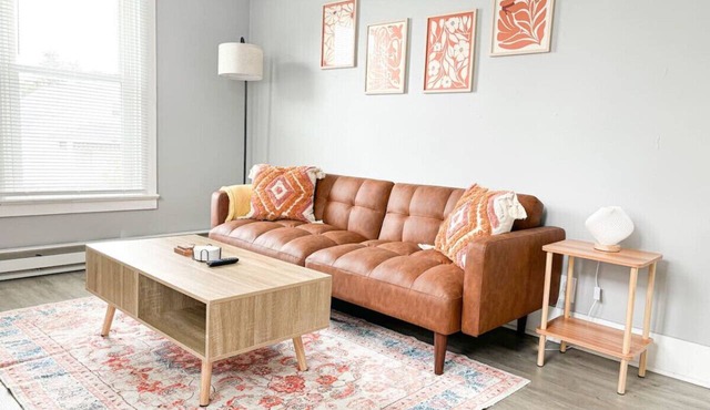 Stylish 2-Bedroom duplex in prime location!
