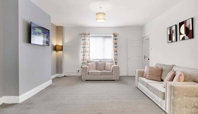Stylish 2BR House in Ashington | by Stay With Us