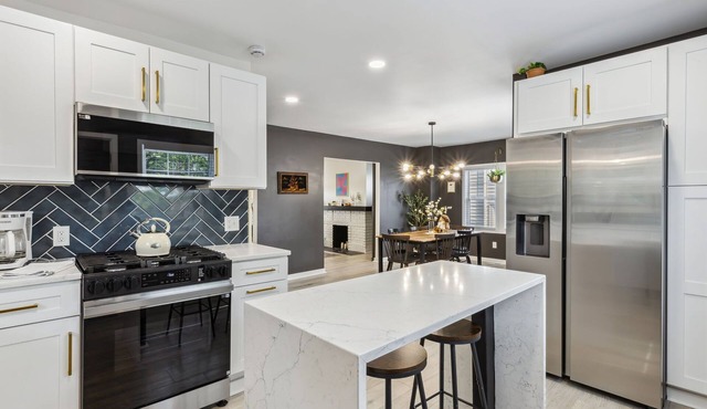 Stylish 3BR in Cleveland Hts | Close to Clinic, UH