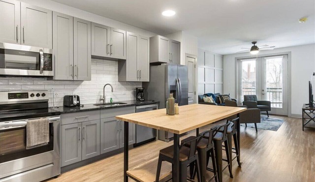 Stylish apartment near shops and entertainment